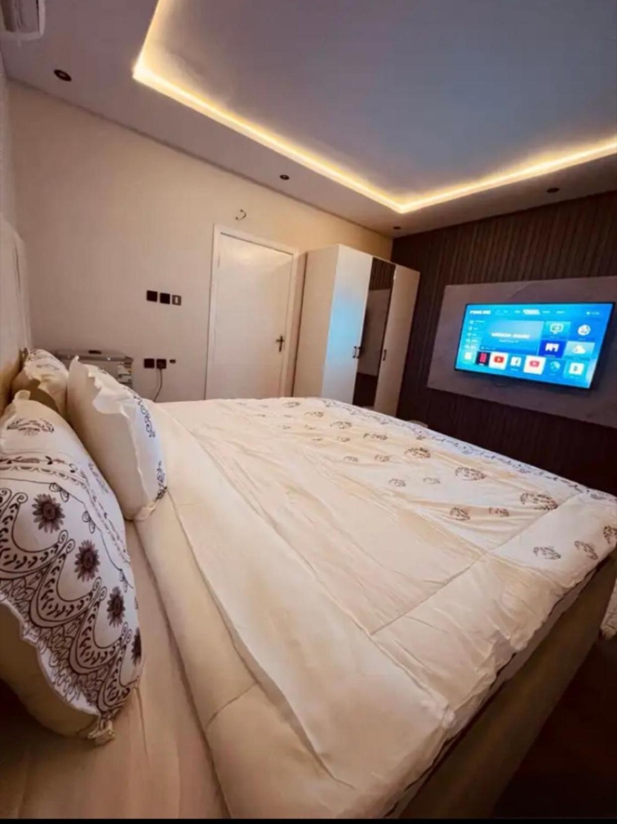 Apartment غرفة وصاله الملقا *