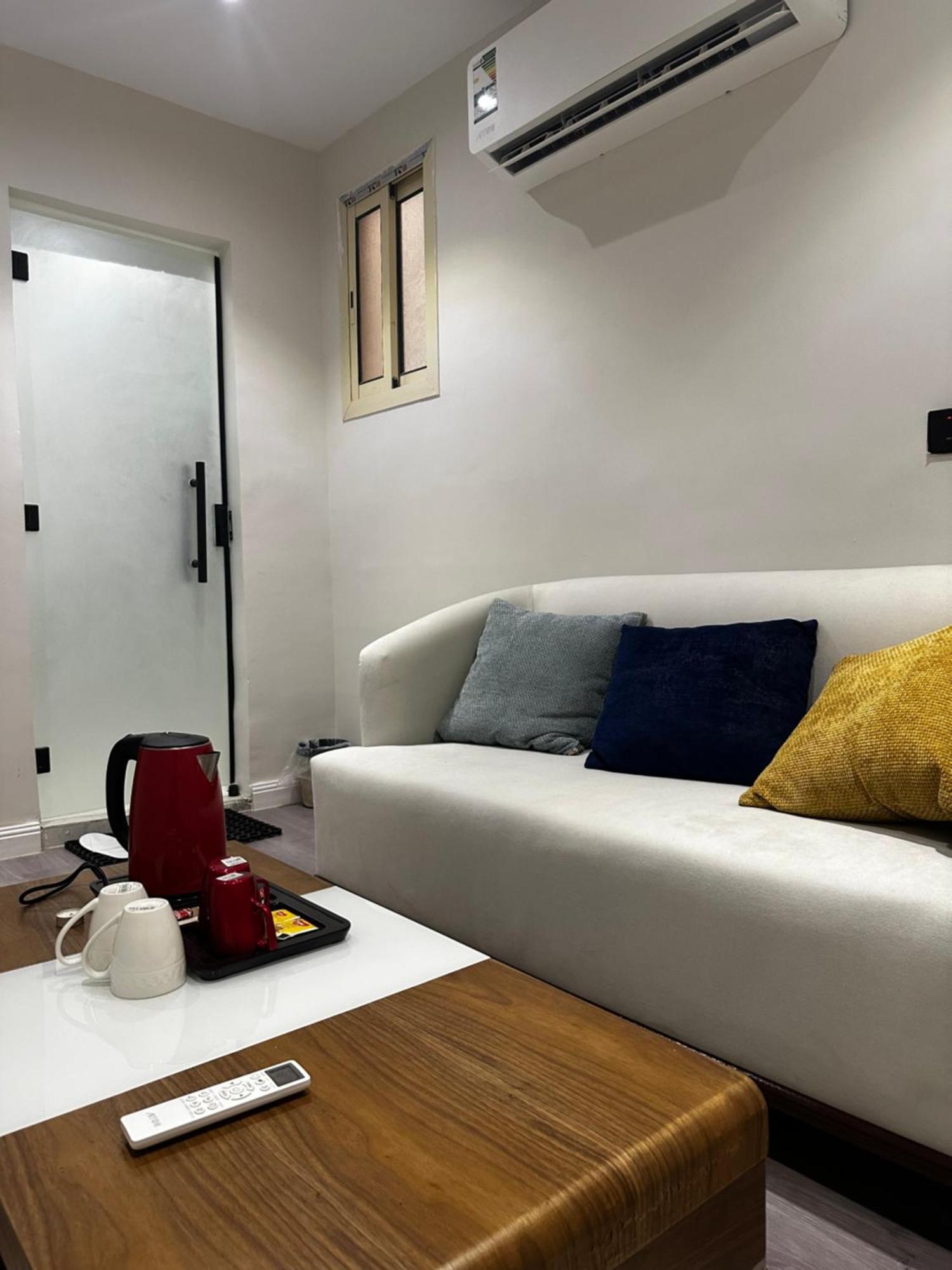 غرفة وصاله الملقا Apartment *